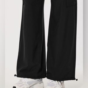 GILLY HICKS ACTIVE MID-RISE
PARACHUTE PANTS